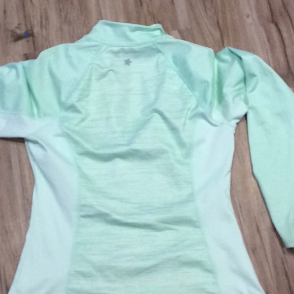Workout mint green long sleeve shirt - Picture 3 of 3